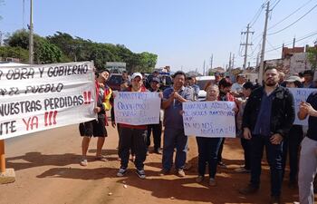 Frentistas de la zona de Tres Bocas se manifiestan una vez más por el cobro de la indemnización por el lucro cesante.