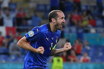 Giorgio Chiellini firmó por dos temporadas más con la Juventus.