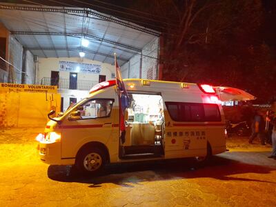 La ambulancia con Soporte Vital de Trauma, donada por el gobierno del Japón 
 y entregado al Cuerpo de Bomberos Voluntarios K-55 de Pilar.