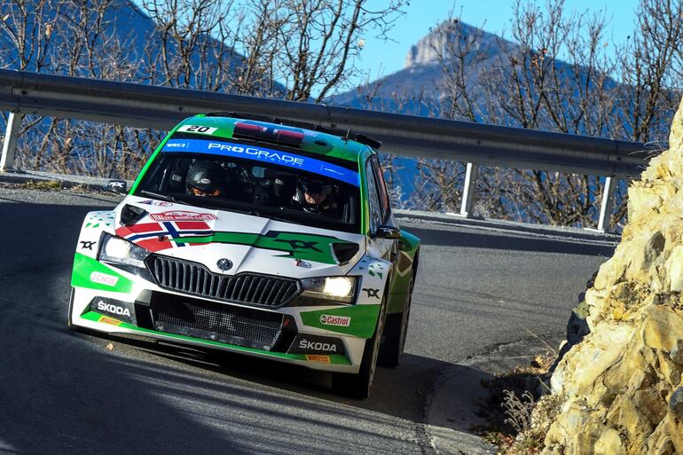 La WRC2 quedó en poder de Andreas Mikkelsen y Torstein Eriksen, con un Skoda Fabia.
