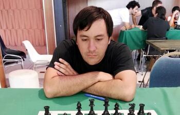 El jugador del deporte ciencia FM Antonio Almirón ganó en CNC.