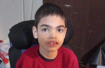 Gian Franco Postaue cumple 11 años este viernes 22 de julio. Sufre de epilepsia refractaria de difícil control, no camina y no habla, convulsiona desde los 4 meses de edad.