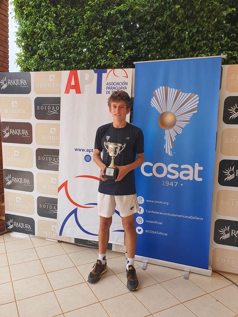 Álvaro Frutos, campeón en 18 años en Rakiura,