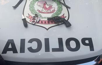 Un menor fue aprehendido con un arma de fuego y un arma blanca, este sábado en las inmediaciones del Estadio General Pablo Rojas.