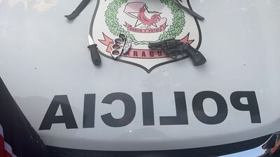 Un menor fue aprehendido con un arma de fuego y un arma blanca, este sábado en las inmediaciones del Estadio General Pablo Rojas.