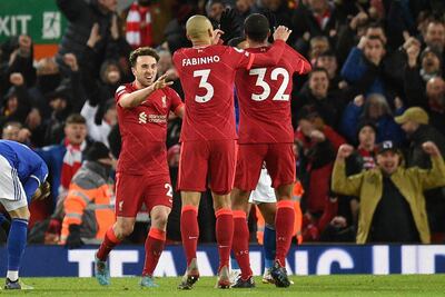 Liverpool no deja que el Cit se escape.