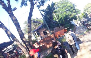 Más de cuatro horas aguardando para hacer gestiones.