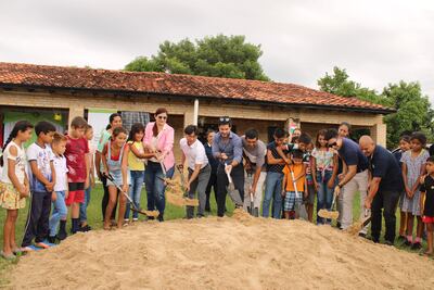 Tobatí: realizan palada inicial de las obras de los centros comunitarios San José y San Francisco de Cordillera