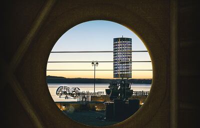 “La morena” tiene un rol activo en la historia de la música paraguaya al ser la guitarra de  Demetrio Ortiz, uno de los autores de “Recuerdo de Ypacaraí”.