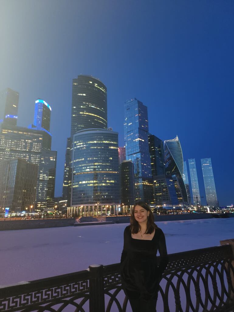 Fiorella Mosteiro Gómez, estudiante paraguaya, de ingeniería espacial en Rusia.