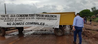 Los nativos cortaron el libre tránsito en la zona de su comunidad.