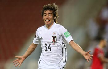 Junya Ito celebra su gol para Japón ante Omán.