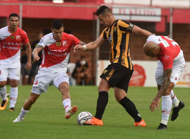 River y Guaraní jugaron en cancha del Kelito que ahora fue inhabilitada