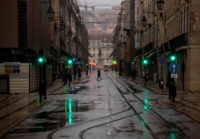 La ciudad de Lisboa, paralizada. Alarma en Portugal por traslado de pacientes ante sobrecarga en hospitales.