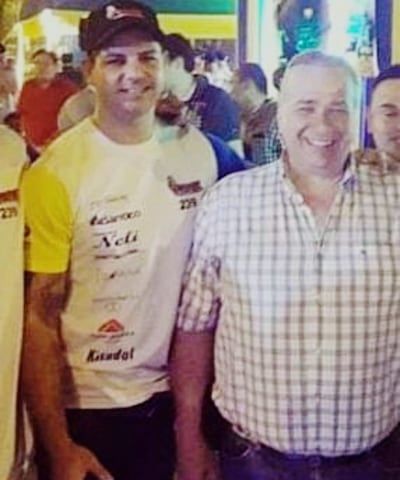 José Balboa, detenido e imputado hoy, aparece en esta foto muy cerca del exsenador Óscar González Daher.