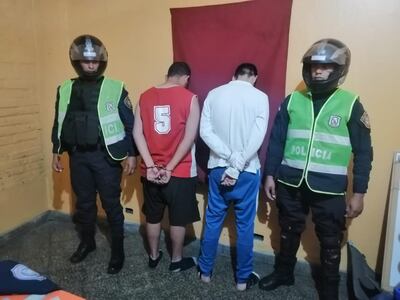 Aprehenden a dos jóvenes por tenencia de marihuana en Fernando de la Mora