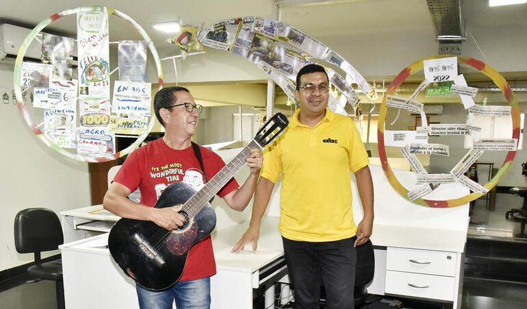 Néstor Benítez y Blas Benítez, de Paginación, se alzaron con el tercer premio. Juntos armaron dos galaxias, una representando todo lo malo que se lleva el 2022 enlazada a la otra por una estrella fugaz en la que el Pintorcito de ABC presenta los buenos augurios para el 2023.