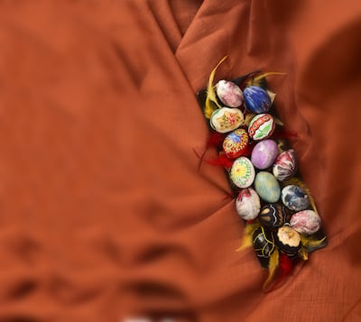 Huevos de Pascuas pintados por Roland Peters, quien se encargó de la Producción de fotografías.