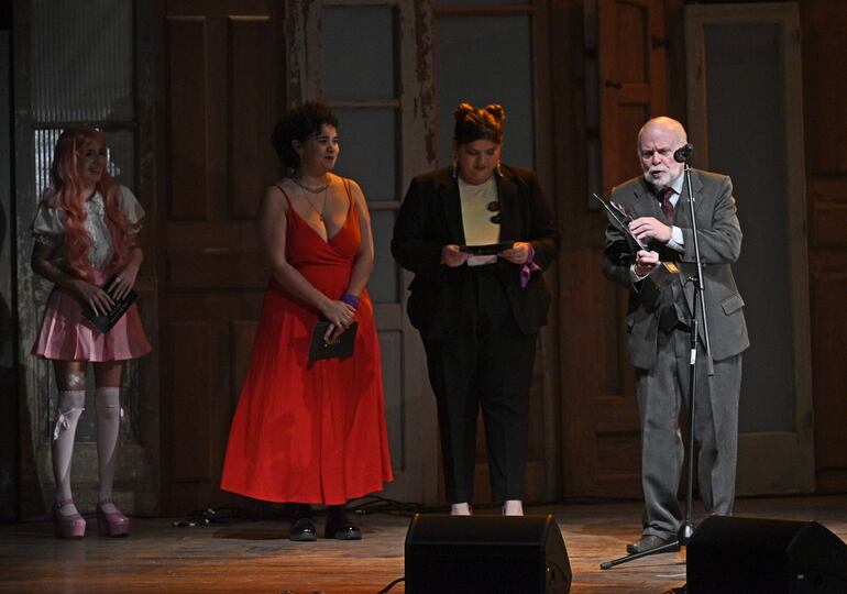 José Luis Ardissone recibió el Premio de Honor, en homenaje a su trayectoria teatral.