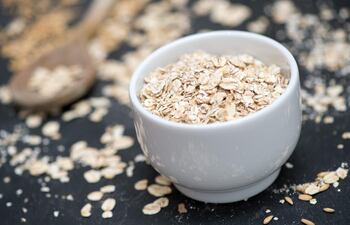 Se trata de un cereal muy completo, inclusive supera a otros cereales en cuanto a sus valores nutricionales, tanto por su aporte en proteínas como de grasas saludables. Es un cereal muy rico en vitaminas B2, B3 y E y minerales como potasio, calcio, selenio, silicio, cobre y zinc.