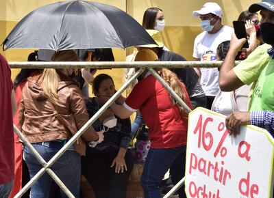 Los docenes presionan a Hacienda por un aumento salarial del 16% para este año y el próximo.