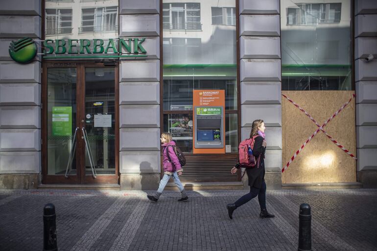 Austria elimina obligatoriedad de la vacuna anticovid por tres meses. 


