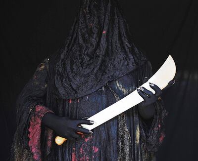 El actor y director Omar Mareco encarna a “Lady Macbeth” en este unipersonal que hoy se podrá ver en Facebook.