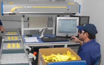 Equipamiento  para la impresión de  dispositivos que permite la identificación del ganado, para la trazabilidad.