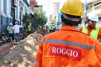 Avanza la construcción de la línea subterránea de alimentación para las oficinas de Gobierno.