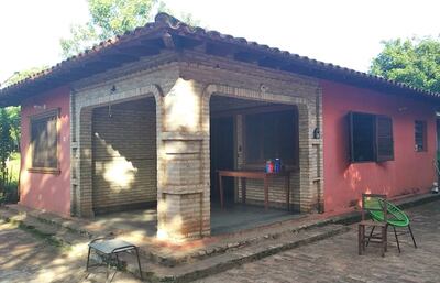 La casa ubicada en la compañía Mbaritú, donde se desencadenó la tragedia ayer de  madrugada.