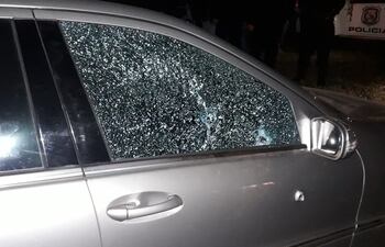 El blanco del atentado sufrió varios disparos dentro de su automóvil.