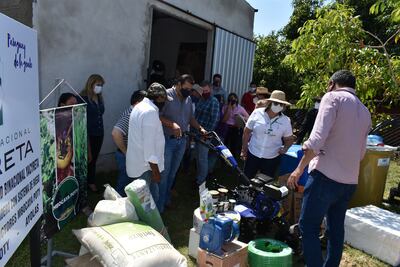 Productores de hortalizas reciben infraestructuras y herramientas desde Yacyreta