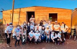 Se movilizaron alrededor de más de 60 voluntarias, quienes compartieron momentos formativos y de reflexión sobre el cáncer de mama y el autocuidado, a la par de dos días de construcción.