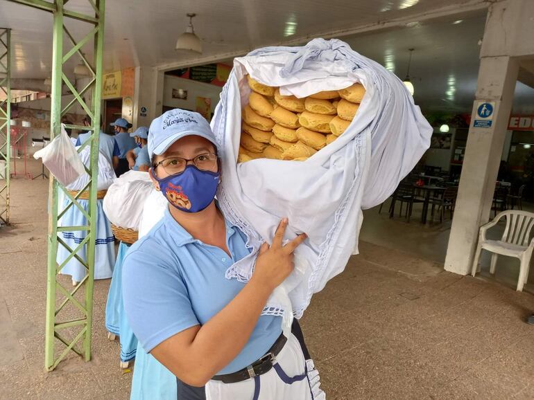 FOTOS MAIL 29-09-2021 INTERIOR
Fotos de Juan Manuel González, venta de chipa, suben los precios