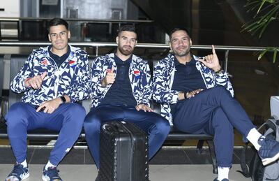 Rubén Darío Ríos (centro), en el interés de Guaraní. Lo acompañan Miguel Jacquet (i) y Rodolfo Rodríguez.