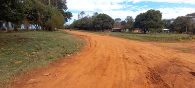 Calle principal de la compañía El Triunfo de Repatriación. Nadie conoce a los beneficiarios.