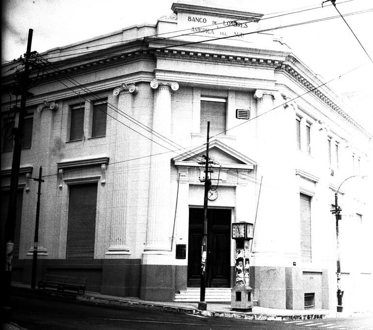 Sede del Banco de Londres cuando cumplió 50 años en Paraguay.