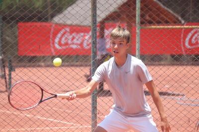 Thiago Drozdowski se impuso con autoridad al brasileño Eric Marton por 6/2 y 6/0, en 16 años.