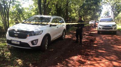 La camioneta de la víctima fue abandonada por los delincuentes y en la chapería quedaron impregnadas las huellas dactilares de uno de los asaltantes.