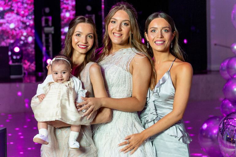 Euge y sus hermanas.