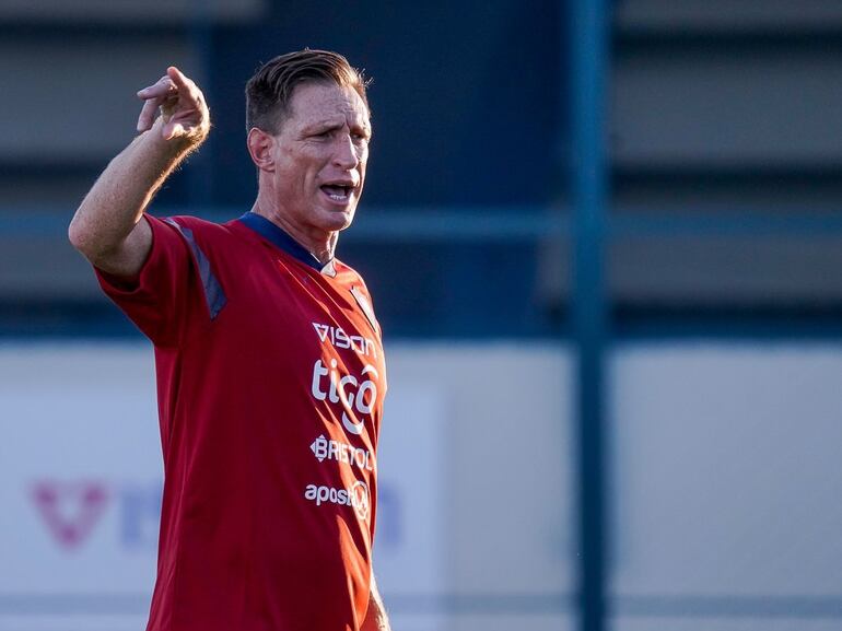 Facundo Sava, en la primera práctica como entrenador de Cerro Porteño.