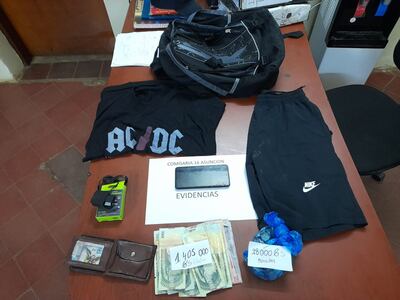 Evidencias incautadas en poder del detenido.