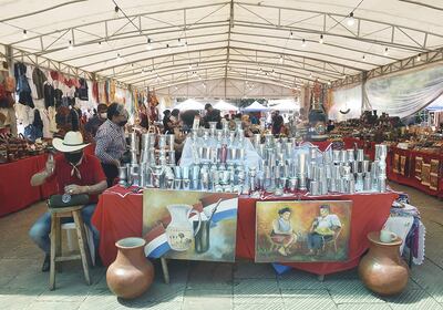 La Expo Tereré, en la Plaza de la Democracia, recibirá esta mañana a sus visitantes con pohã ñana, yerba y hielo para cargar el termo. Atiende de 8:00 a 18:00.