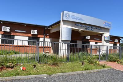 USF de la ciudad de Ypané abandonada y sucia.