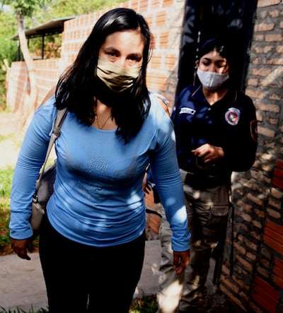 Alba Ortiz, arrestada, dueña de uno de los hostales intervenidos y funcionaria de una universidad privada.