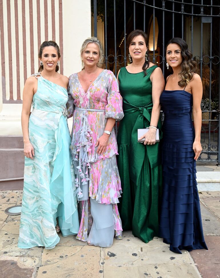 Gilda Mujica, Victoria Stauffer, Cristina Giménez y Antonella Pecci.
