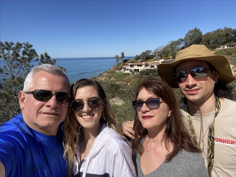 La familia es muy importante para Roberto Aveiro.