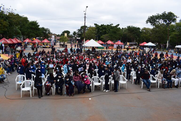 Luque. Masiva concurrencia  en el Festival Nacional del Gua´a