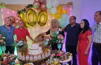 Cecilia viuda de Diarte celebró este miércoles sus 100 años.