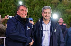 Jair Bolsonaro y Mario Abdo Benítez, los presidentes de Brasil y Paraguay respectivamente. Ambos dejan el cargo en el 2023.
